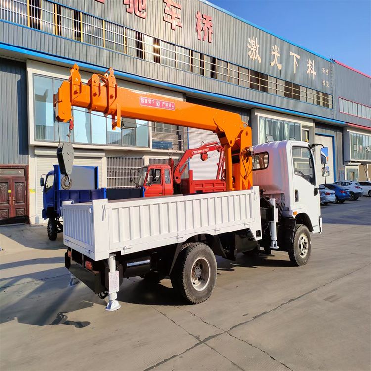 扎赉特旗三轮随车吊定制 农用改装机自备吊中瑞长期出售